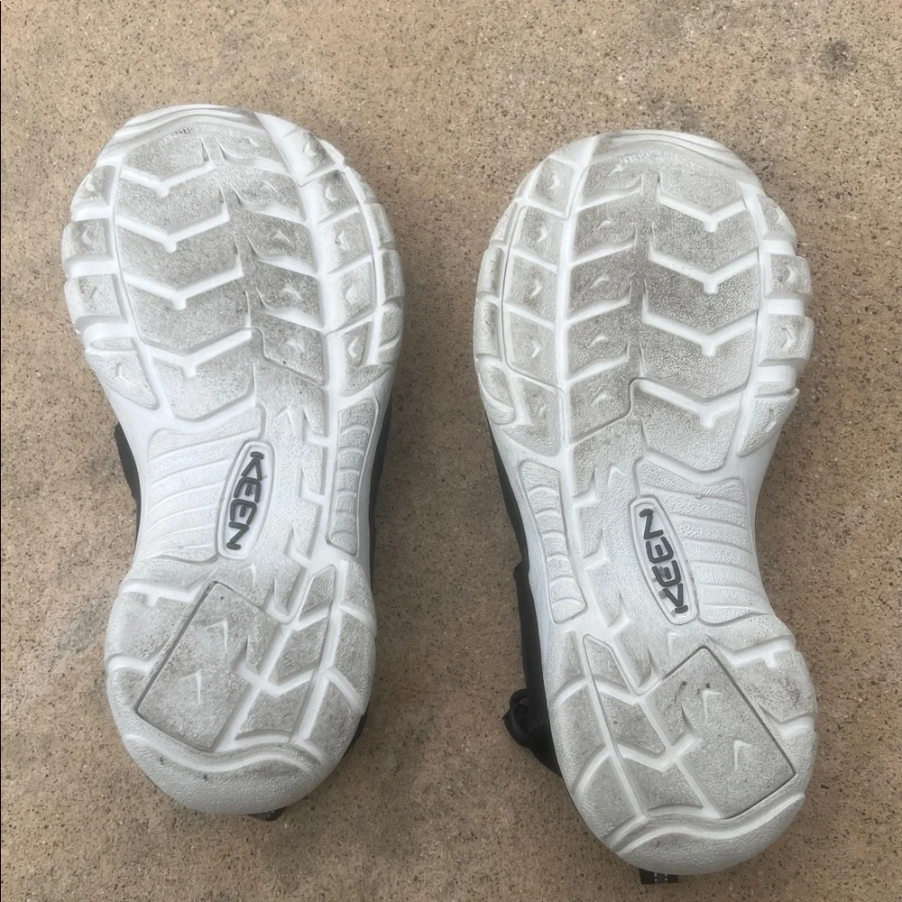 KEEN Women's Anatomic Footbed Black/White Water Hiking Sandals
